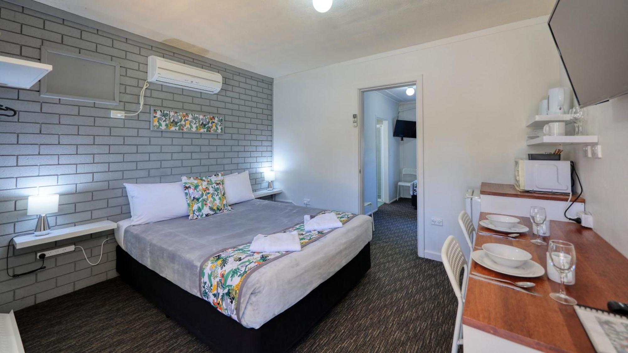 Oasis Motel Peak Hill Bagian luar foto