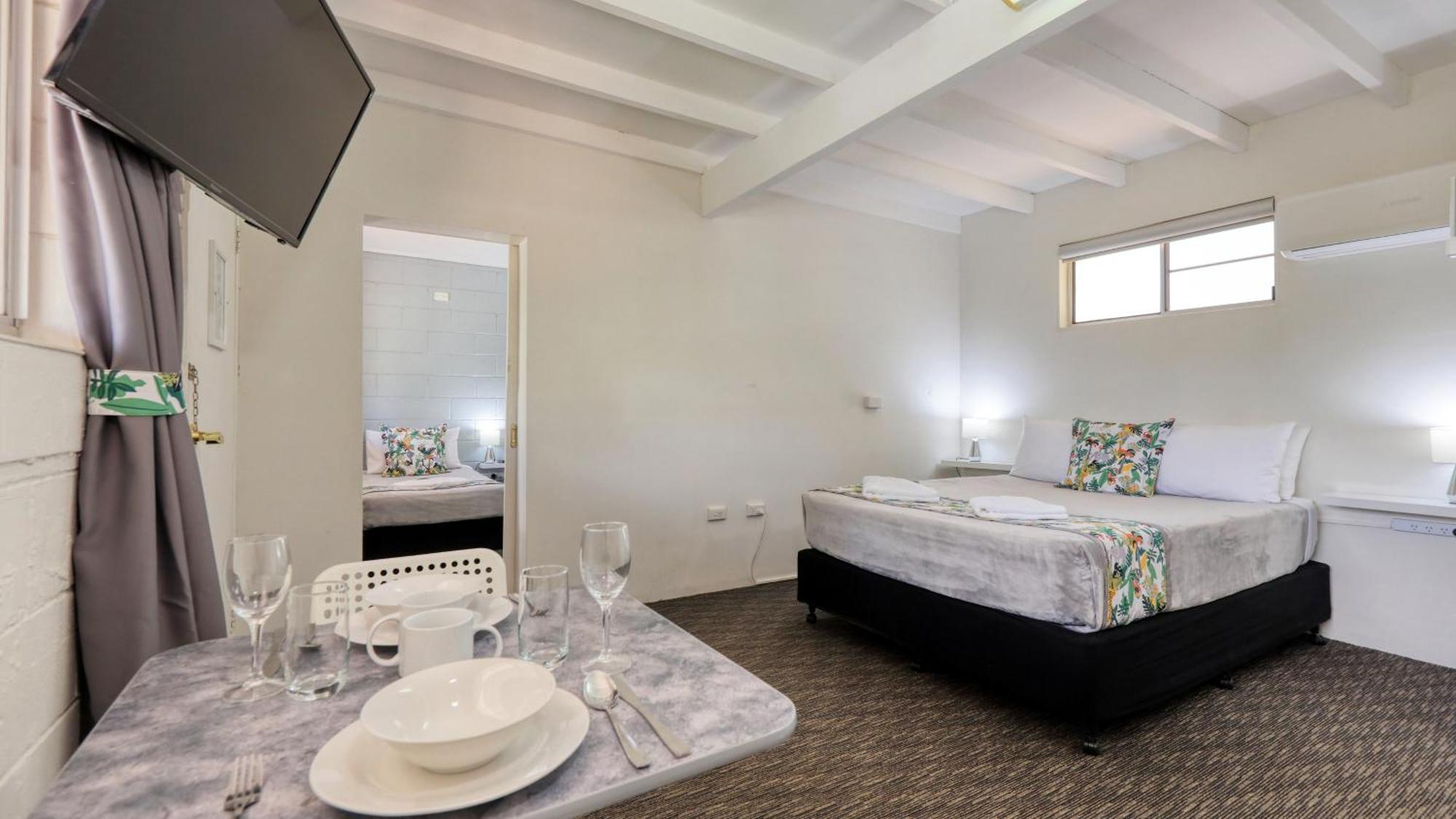Oasis Motel Peak Hill Bagian luar foto