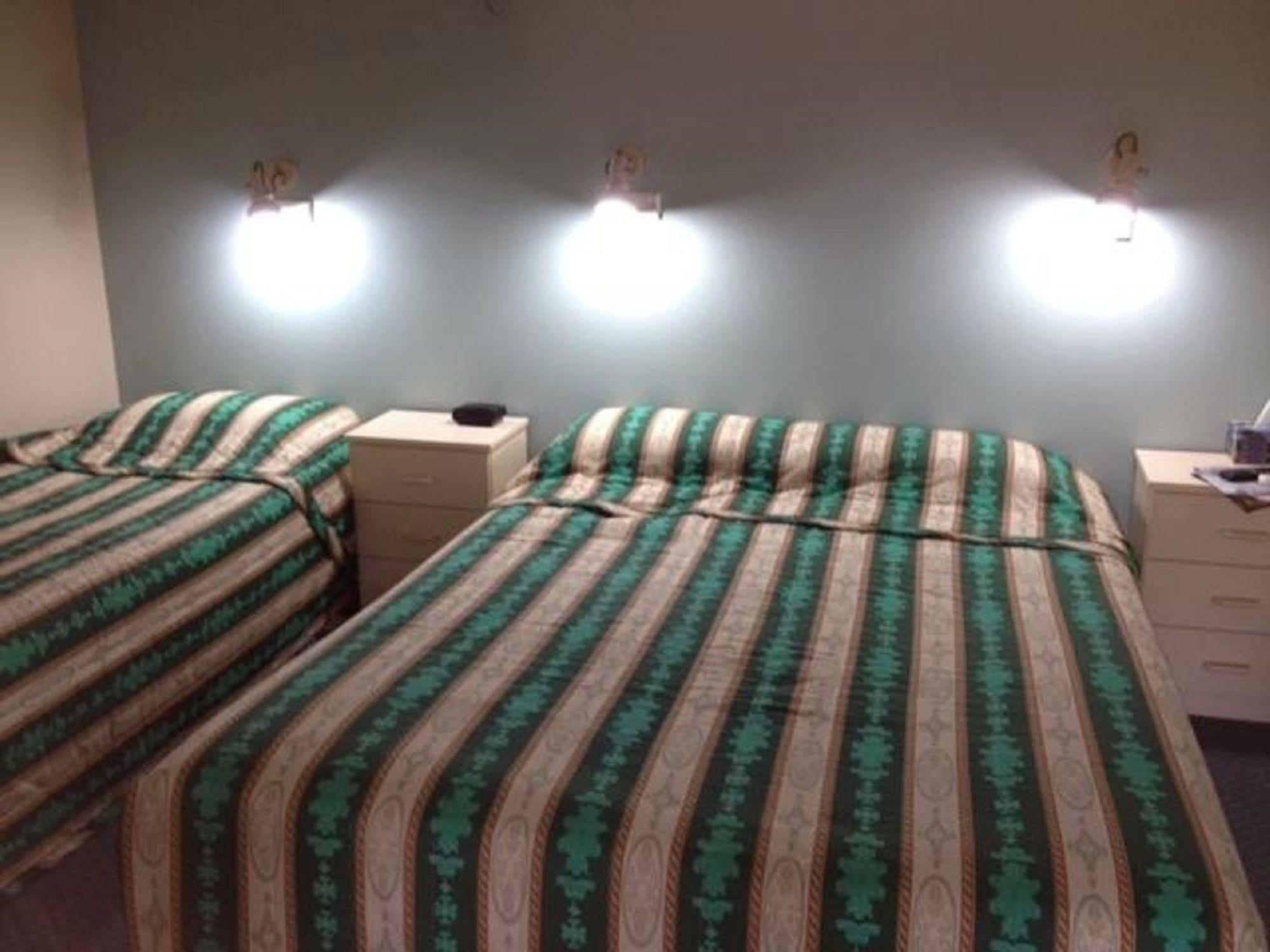 Oasis Motel Peak Hill Bagian luar foto